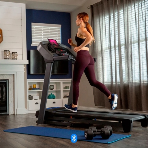 Cinta de correr Horizon T101‑06 plegable con dise&ntilde;o compacto y superficie de carrera de 140&times;51 cm
