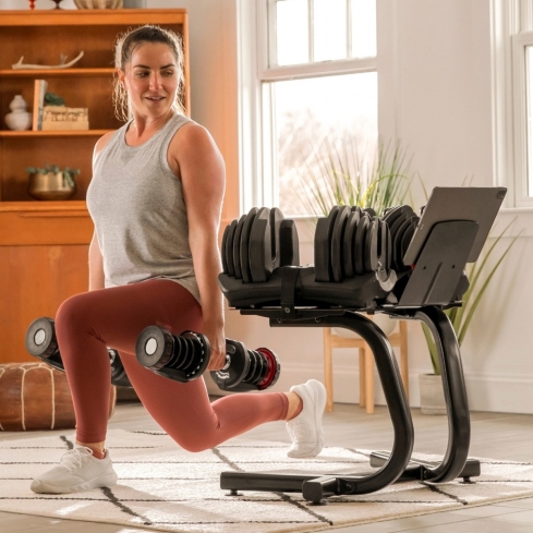 Estante compacto SelectTech ideal para entrenamientos en casa.